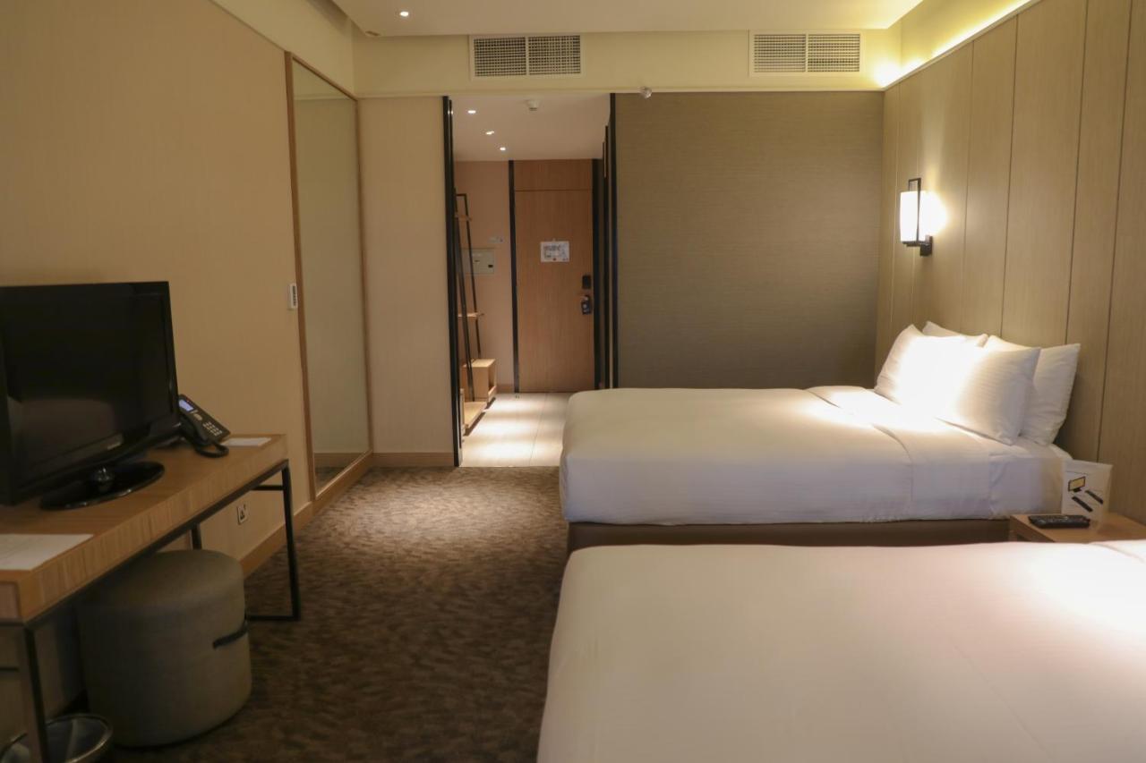 Abu Dhabi Airport Hotel T1 International Departures Eksteriør billede