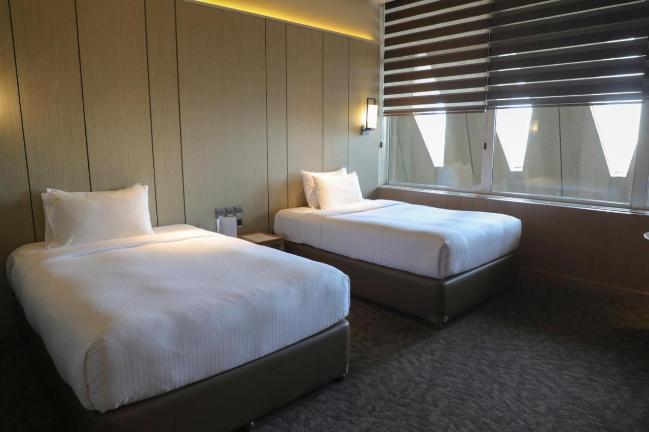 Abu Dhabi Airport Hotel T1 International Departures Eksteriør billede