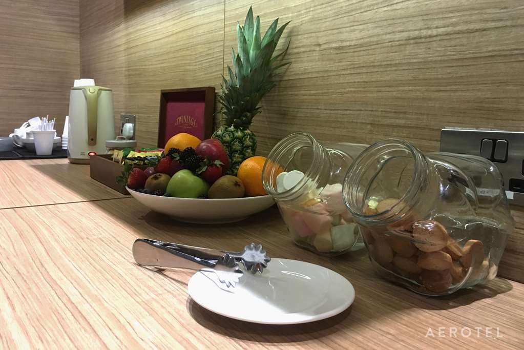 Abu Dhabi Airport Hotel T1 International Departures Restaurant billede